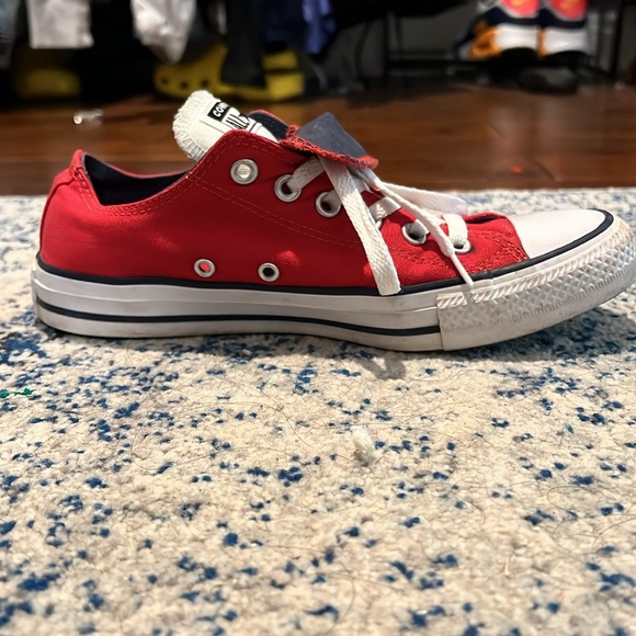Red converse with double tongue (navy). Women’s size 8. - Picture 3 of 8